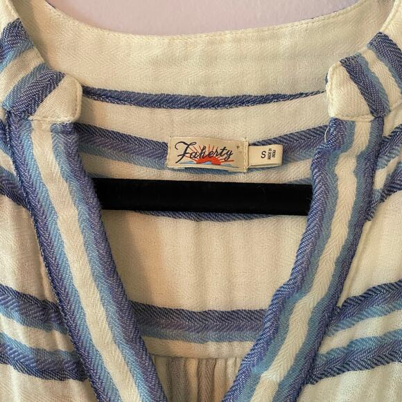 Faherty Women size Small Vida Baja Blue White Stripe Cotton Flowy V-neck Blouse - Picture 3 of 10